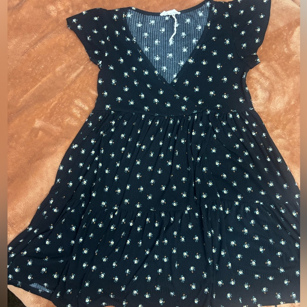 Jessica Simpson Black Floral Tiered Mini Dress | Cap Sleeve